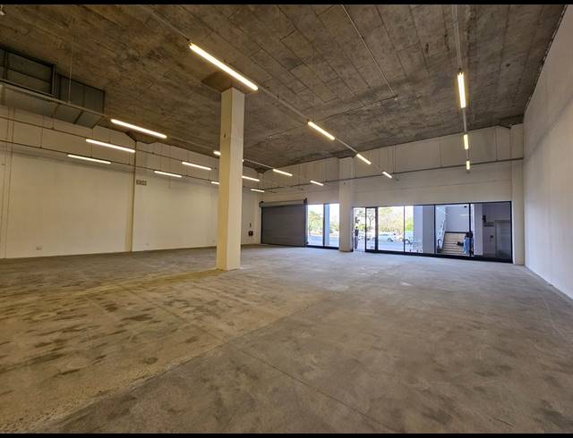 700M² RETAIL TO LET IN GREENSTONE HILL